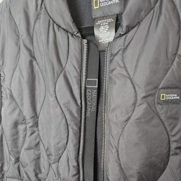 National Geographic Black Medium Down Puffer Vest NWT - Size M - Picture 7 of 10